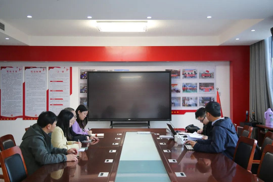 زار مركز شهادات الجودة الصيني KMNGroups للبحث والتوجيه